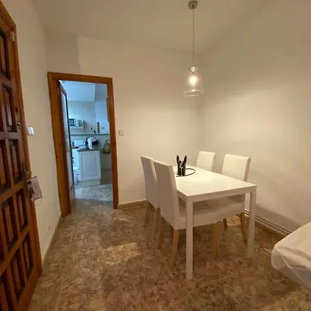 Spacious In With Terrace 公寓 托罗埃利亚-德蒙特格里